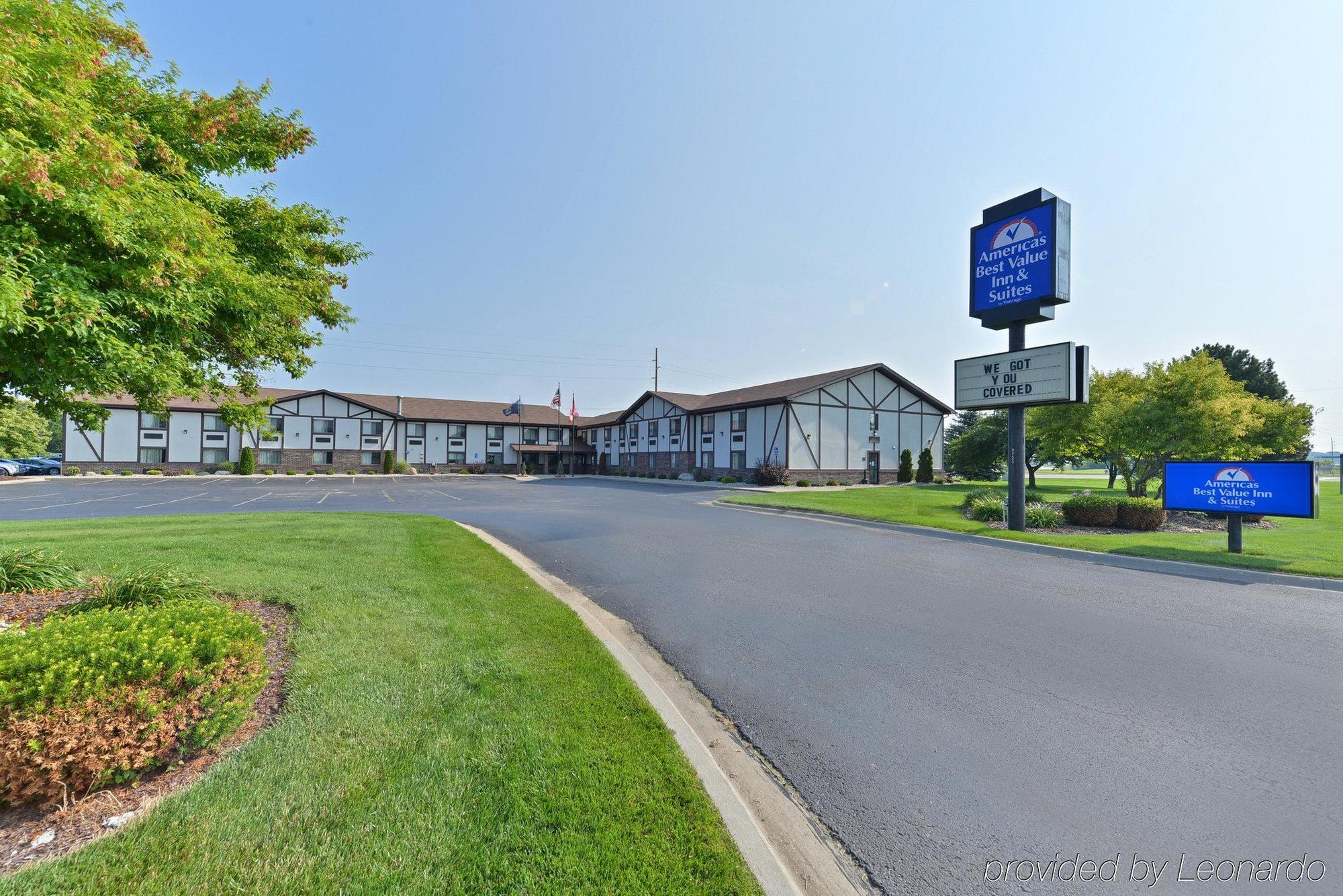 Americas Best Value Inn & Suites-Birch Run Exterior photo