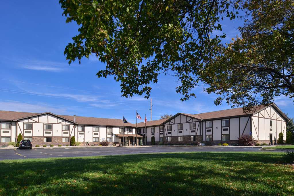 Americas Best Value Inn & Suites-Birch Run Exterior photo